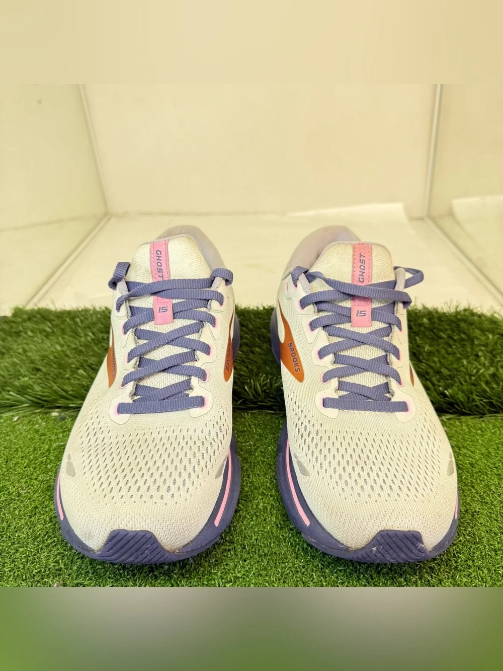 Brooks lightweight breathable
